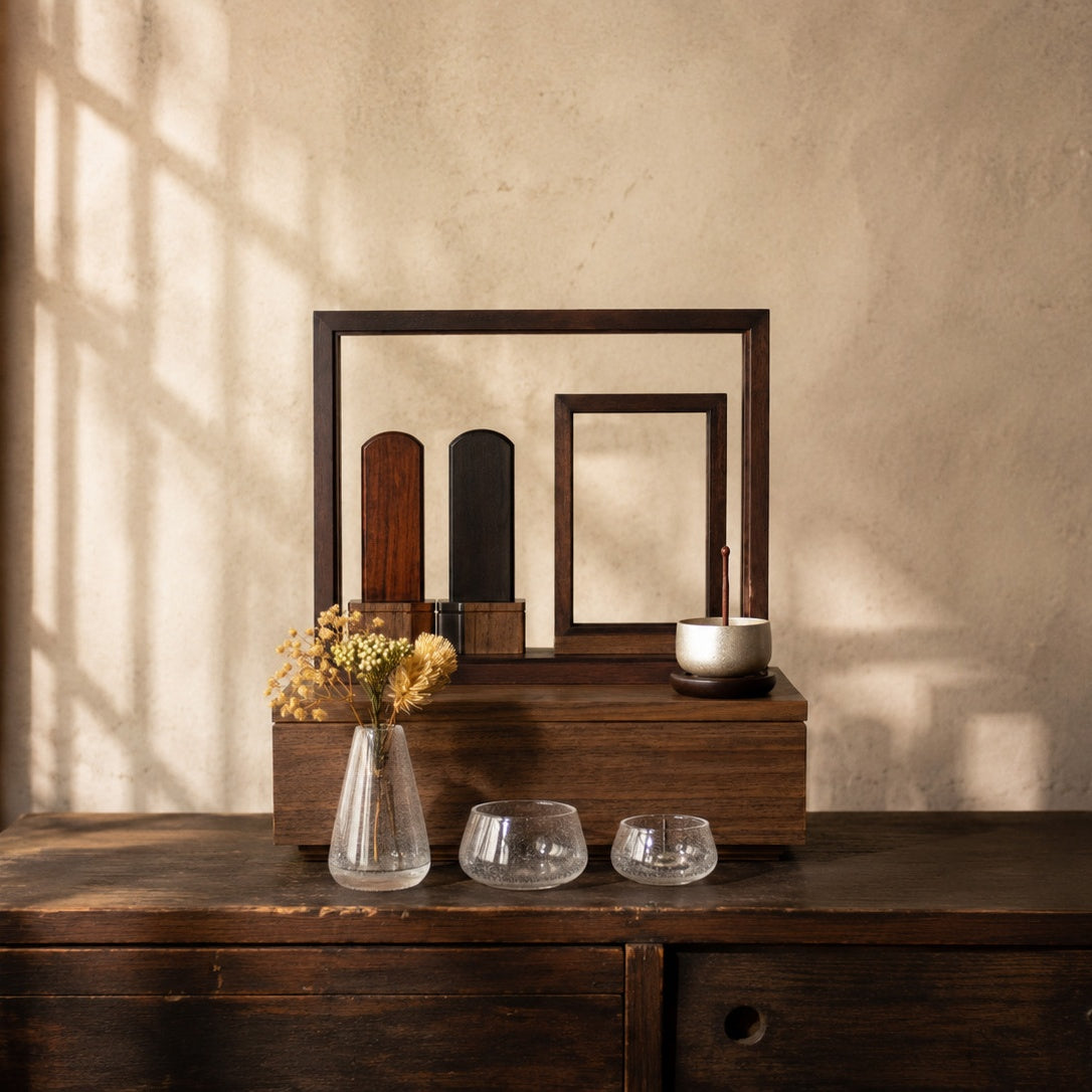 祈りの額縁 本黒檀設置イメージ